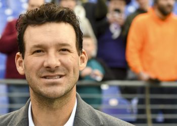 BALTIMORE, MD - DECEMBER 30: American broadcaster and former NFL quarterback, Tony Romo watches the Cleveland Browns and the Baltimore Ravens warm up prior to their game on December 30, 2018, at M&T Bank Stadium in Baltimore, MD. (Photo by Mark Goldman/Icon Sportswire)