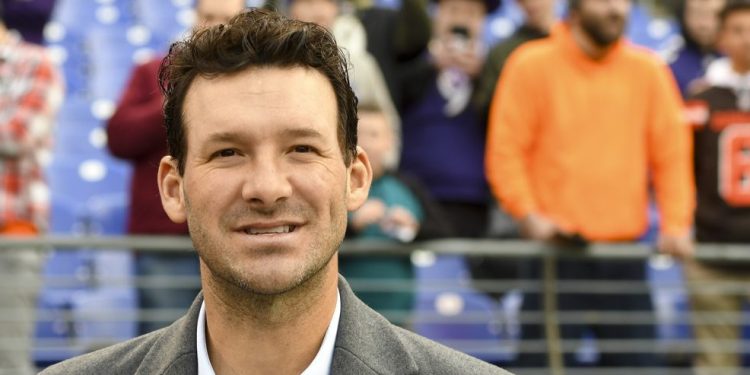 BALTIMORE, MD - DECEMBER 30: American broadcaster and former NFL quarterback, Tony Romo watches the Cleveland Browns and the Baltimore Ravens warm up prior to their game on December 30, 2018, at M&T Bank Stadium in Baltimore, MD. (Photo by Mark Goldman/Icon Sportswire)