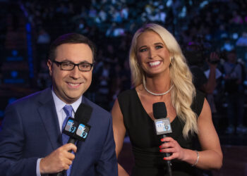 Brooklyn, NY - April 10, 2019 - Barclays Center: Ian Eagle and Sarah Kustok during a regular season games
(Photo by Anthony Causi / ESPN Images)