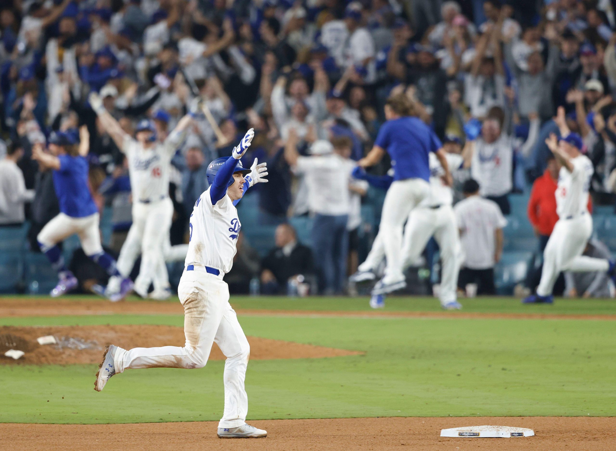 マラソン ワールド シリーズ 第 3 戦、ほとんどの観客が最後まで観衆を魅了