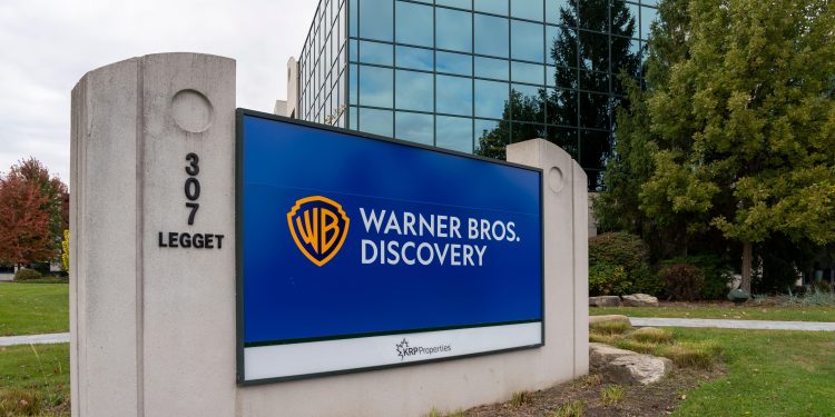 2YW6REP Warne in Kanata, Ottawa, ON, Canada. Warner Bros.