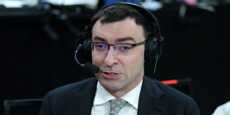 Mar 15, 2024; Las Vegas, NV, USA; FS1 announcer Jason Benetti during the game between the Colorado Buffaloes and the Washington State Cougars at T-Mobile Arena. Mandatory Credit: Kirby Lee-USA TODAY Sports