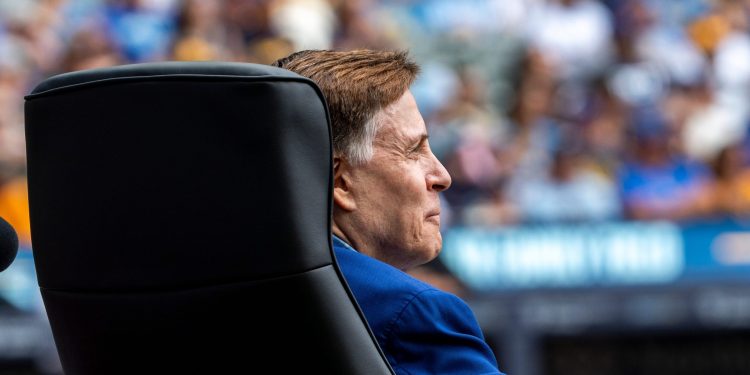 Sportscaster Bob Costas hosts the Milwaukee Brewers' Bob Uecker Celebration of Life on Sunday August 24, 2025 at American Family Field in Milwaukee, WI. © Jovanny Hernandez / Milwaukee Journal Sentinel / USA TODAY NETWORK via Imagn Images