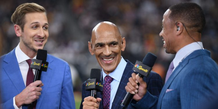 2RXGP3D Las Vegas, Nevada, USA. 24th Sep, 2023. September 24th, 2023 Jac Collinsworth, Tony Dungy and Rodney Harrison of NBC Football Night in America on the field during pregame at Pittsburgh Steelers vs Las Vegas Raiders in Las Vegas, NV. Jake Mysliwczyk/AMG Media (Credit Image: © Jake Mysliwczyk/BMR via ZUMA Press Wire) EDITORIAL USAGE ONLY! Not for Commercial USAGE!
