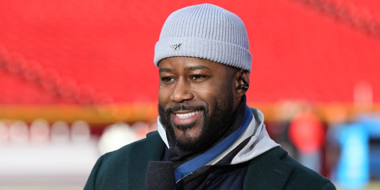 KANSAS CITY, MO - JANUARY 30: CBS Sports analyst Nate Burleson before the AFC Championship game between the Cincinnati Bengals and Kansas City Chiefs on Jan 30, 2022 at GEHA Field at Arrowhead Stadium in Kansas City, MO. (Photo by Scott Winters/Icon Sportswire)