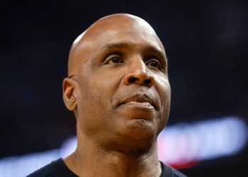2RC1GK6 San Francisco, United States. 11th July, 2023. Former San Francisco Giants star Barry Bonds walks on the court during a break in action as the Minnesota Timberwolves visit the Golden State Warriors at the Chase Center on Feb. 26, 2023, in San Francisco. (Photo by Nhat V. Meyer/Bay Area News Group/TNS/Sipa USA) Credit: Sipa USA/Alamy Live News