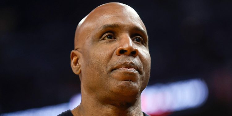 2RC1GK6 San Francisco, United States. 11th July, 2023. Former San Francisco Giants star Barry Bonds walks on the court during a break in action as the Minnesota Timberwolves visit the Golden State Warriors at the Chase Center on Feb. 26, 2023, in San Francisco. (Photo by Nhat V. Meyer/Bay Area News Group/TNS/Sipa USA) Credit: Sipa USA/Alamy Live News