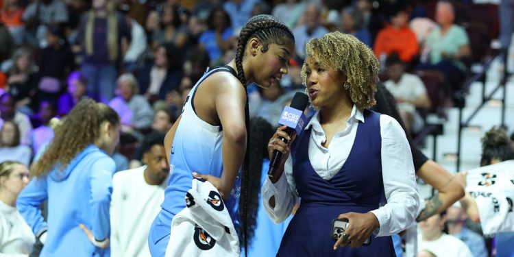 UNCASVILLE, CT - JUNE 15: CBS Sports sideline reporter Tiffany Blackmon speaks with Chicago Sky forward Angel Reese (5) during the WNBA Commissioners Cup game between Chicago Sky and Connecticut Sun on June 15, 2025, at Mohegan Sun Arena in Uncasville CT. (Photo by M. Anthony Nesmith/Icon Sportswire)