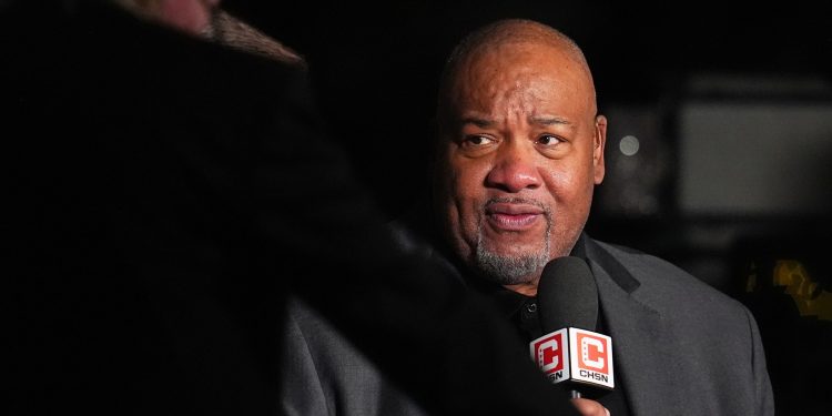 Chicago Bulls television announcer Stacey King in the first half of an NBA basketball game Monday, Nov. 17, 2025, in Denver. (AP Photo/David Zalubowski)