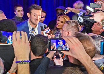Sean McManus, Chairman, CBS Sports leads his team at CBS Sports\' Super Bowl LIII Press Conference in Atlanta which drew several hundred members of the media in advance of Sunday\'s big game featuring the New England Patriots-Los Angeles Rams. Jim Nantz, Tony Romo, Tracy Wolfson, James Brown, Boomer Esiason, Bill Cowher, Nate Burleson and Phil Simms also fielded questions individually during the breakout session. Photo: John P. Filo/CBS é2019 CBS Broadcasting, Inc. All Rights Reserved